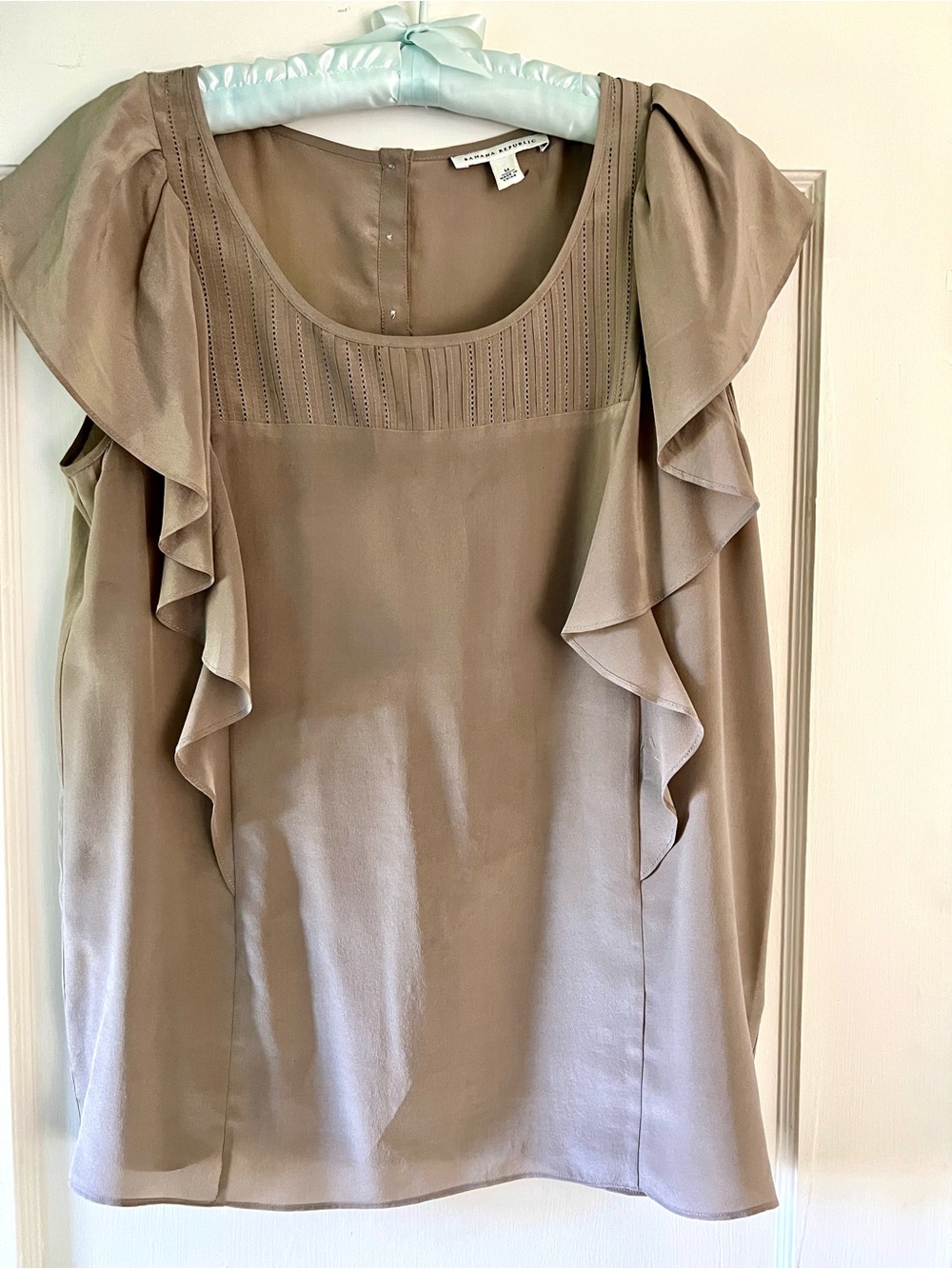Banana Republic Taupe Ruffle Sleeve Scoop Neck Blouse, size M.